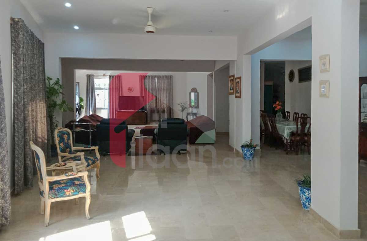 725 Sq.yd House for Rent in Block 6, PECHS, Karachi