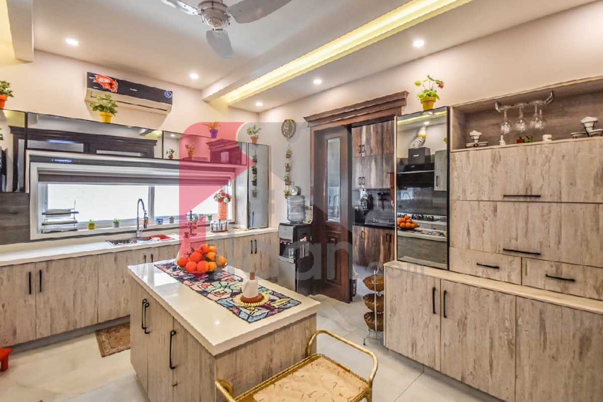 1 Kanal House for Sale in Block J, Phase 6, DHA Lahore