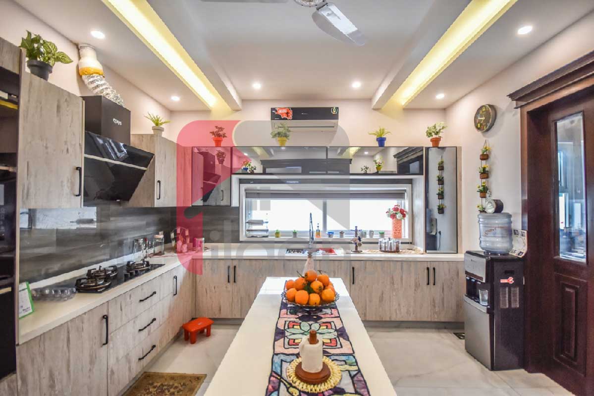 1 Kanal House for Sale in Block J, Phase 6, DHA Lahore
