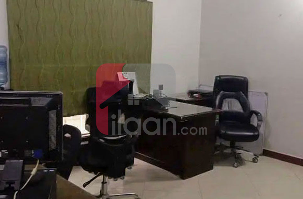 600 Sq.yd Building for Rent on Shahrah-e-Faisal, Karachi