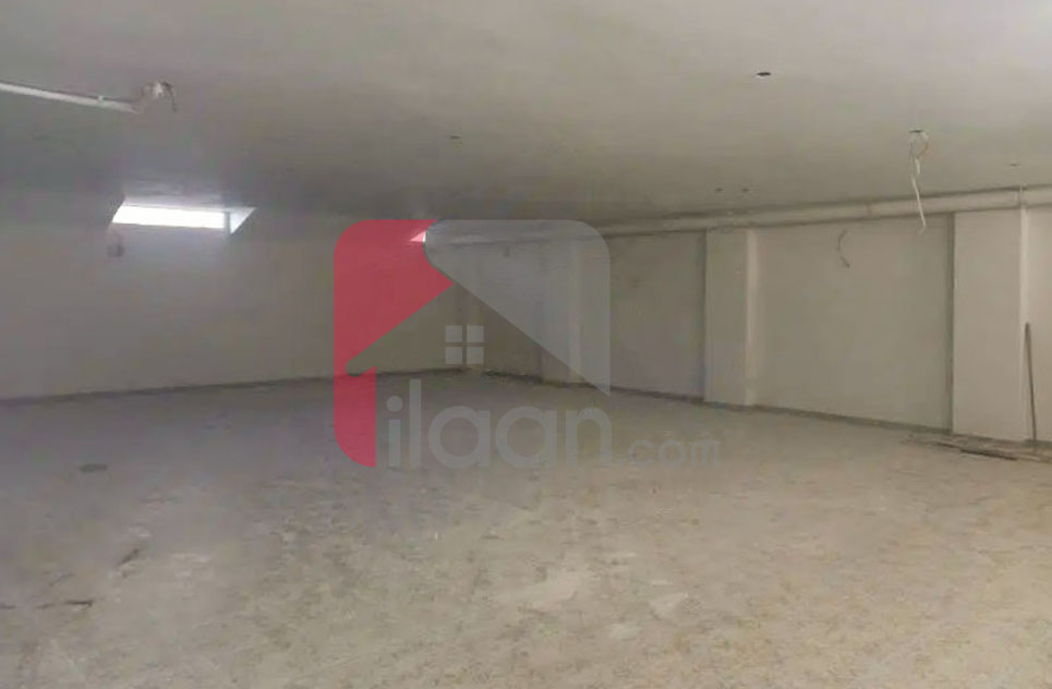 444 Sq.yd Shop for Rent on Shahrah-e-Faisal, Karachi