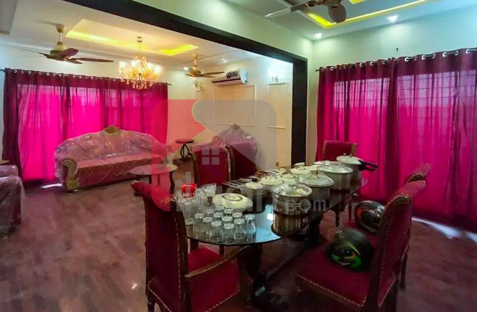 10 Marla House for Sale in Phase 3, DHA Lahore
