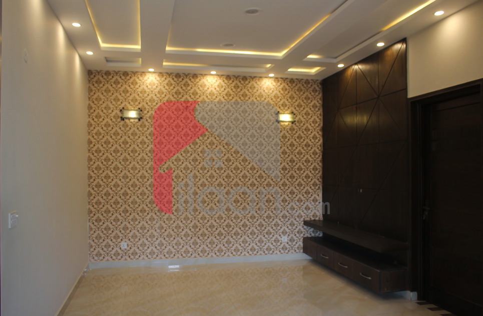 8 Marla House for Sale in Block D, Phase 2, Bahria Orchard, Lahore