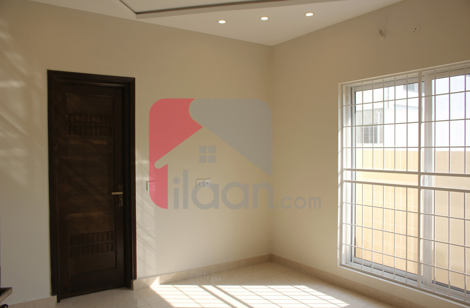 8 Marla House for Sale in Block D, Phase 2, Bahria Orchard, Lahore