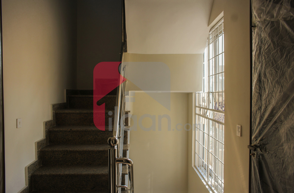 8 Marla House for Sale in Block D, Phase 2, Bahria Orchard, Lahore