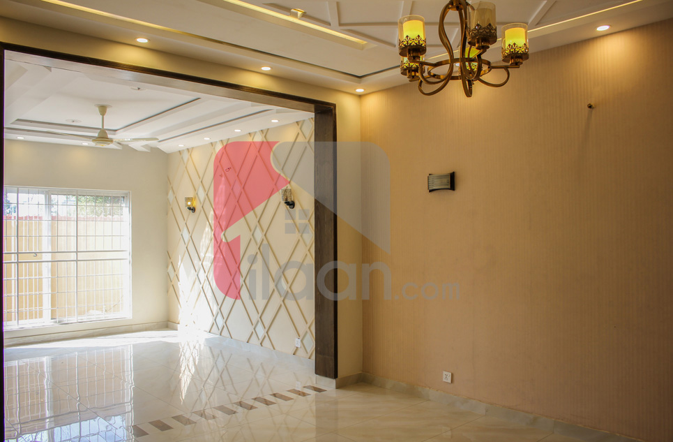 8 Marla House for Sale in Block D, Phase 2, Bahria Orchard, Lahore