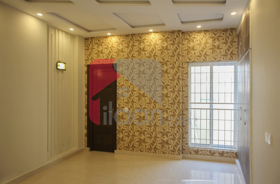 8 Marla House for Sale in Block D, Phase 2, Bahria Orchard, Lahore