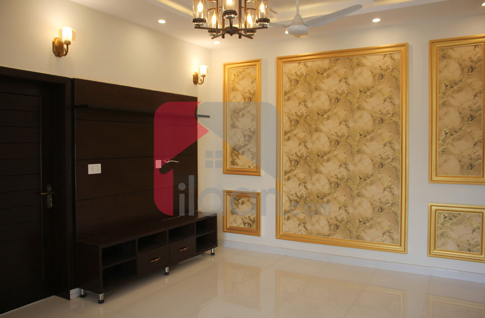 8 Marla House for Sale in Block D, Phase 2, Bahria Orchard, Lahore