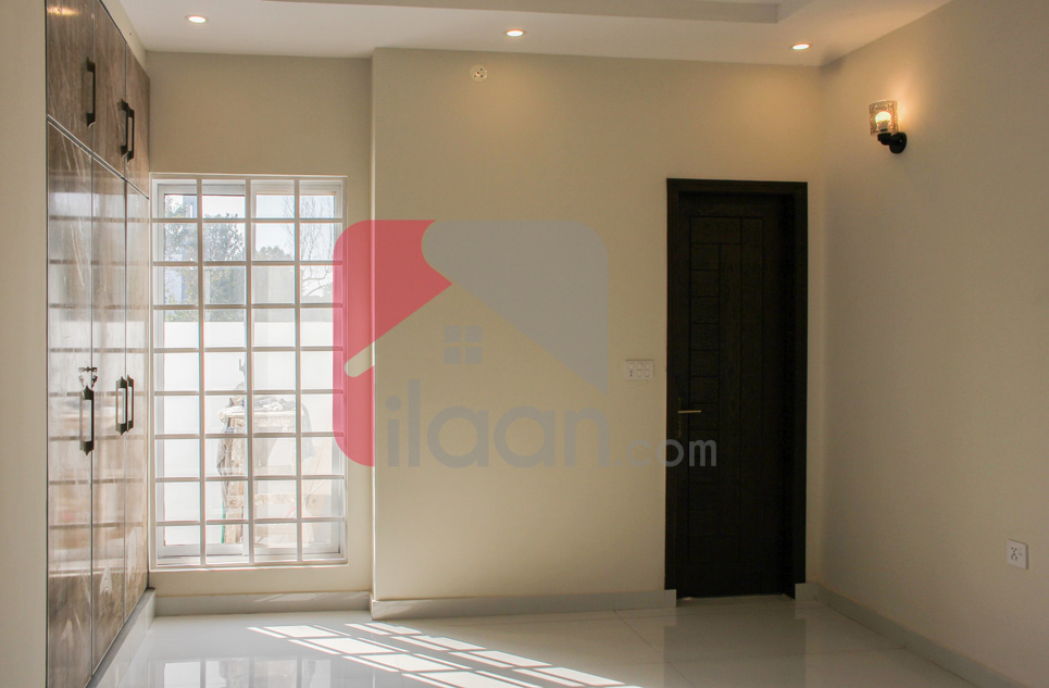 8 Marla House for Sale in Block D, Phase 2, Bahria Orchard, Lahore