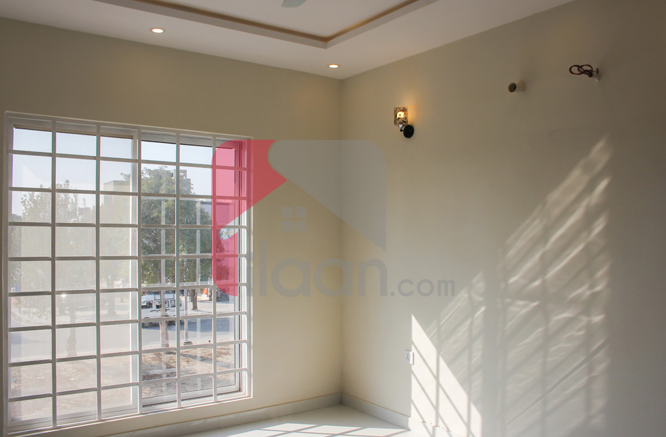 8 Marla House for Sale in Block D, Phase 2, Bahria Orchard, Lahore