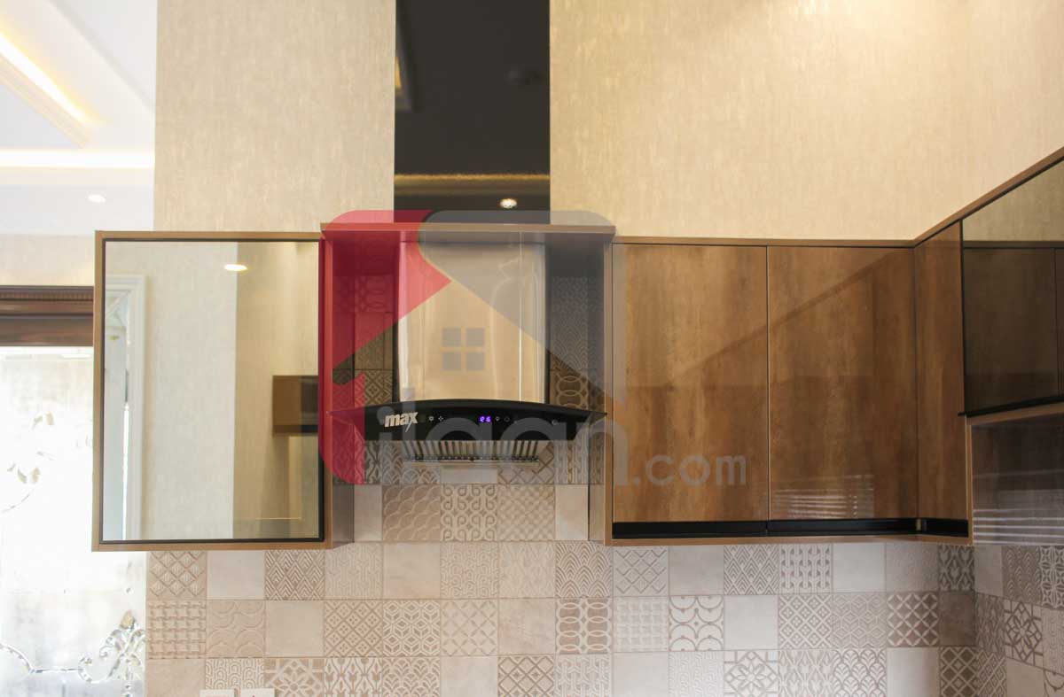 1 Kanal House for Sale in Block D, Phase 6, DHA Lahore