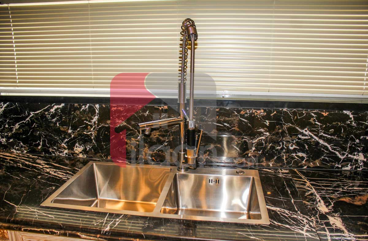1 Kanal House for Sale in Block D, Phase 6, DHA Lahore