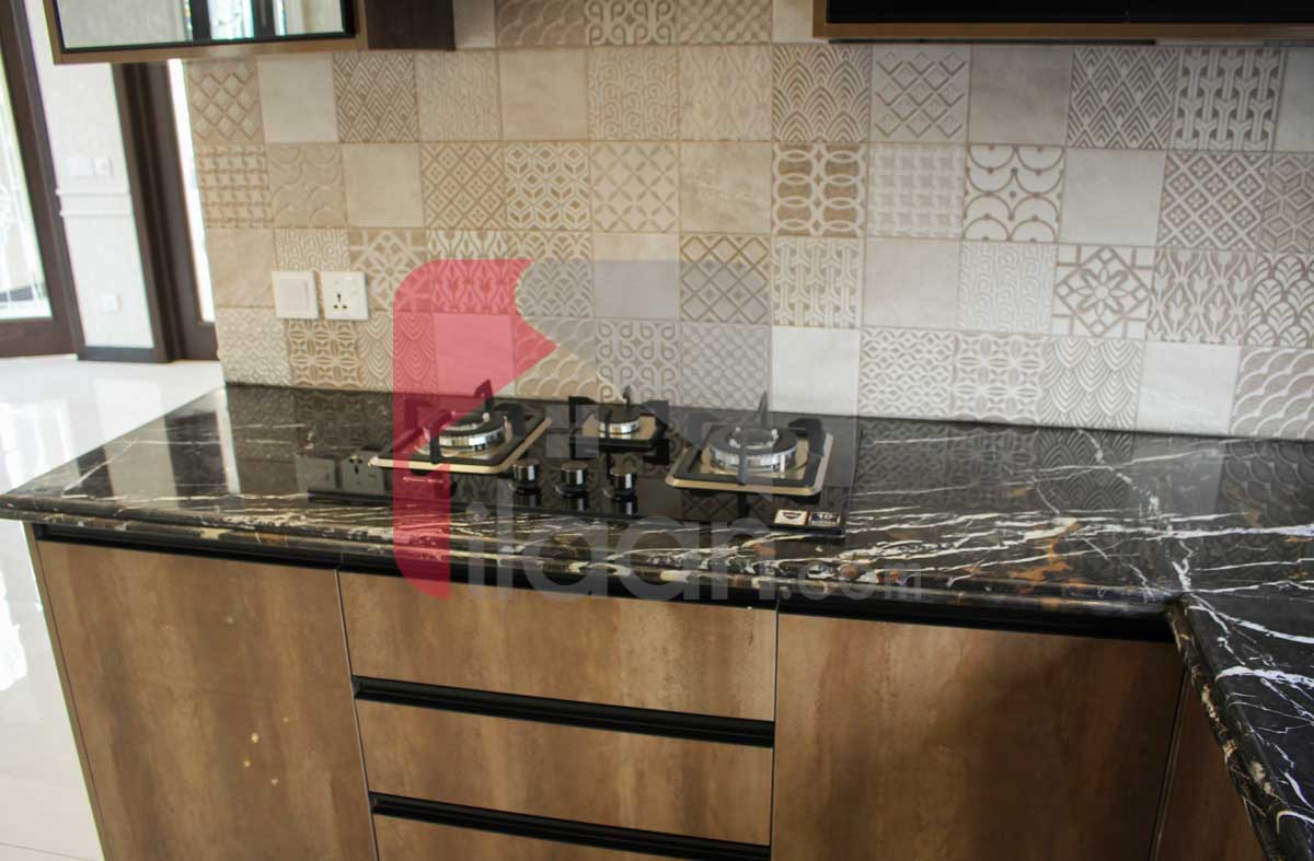 1 Kanal House for Sale in Block D, Phase 6, DHA Lahore