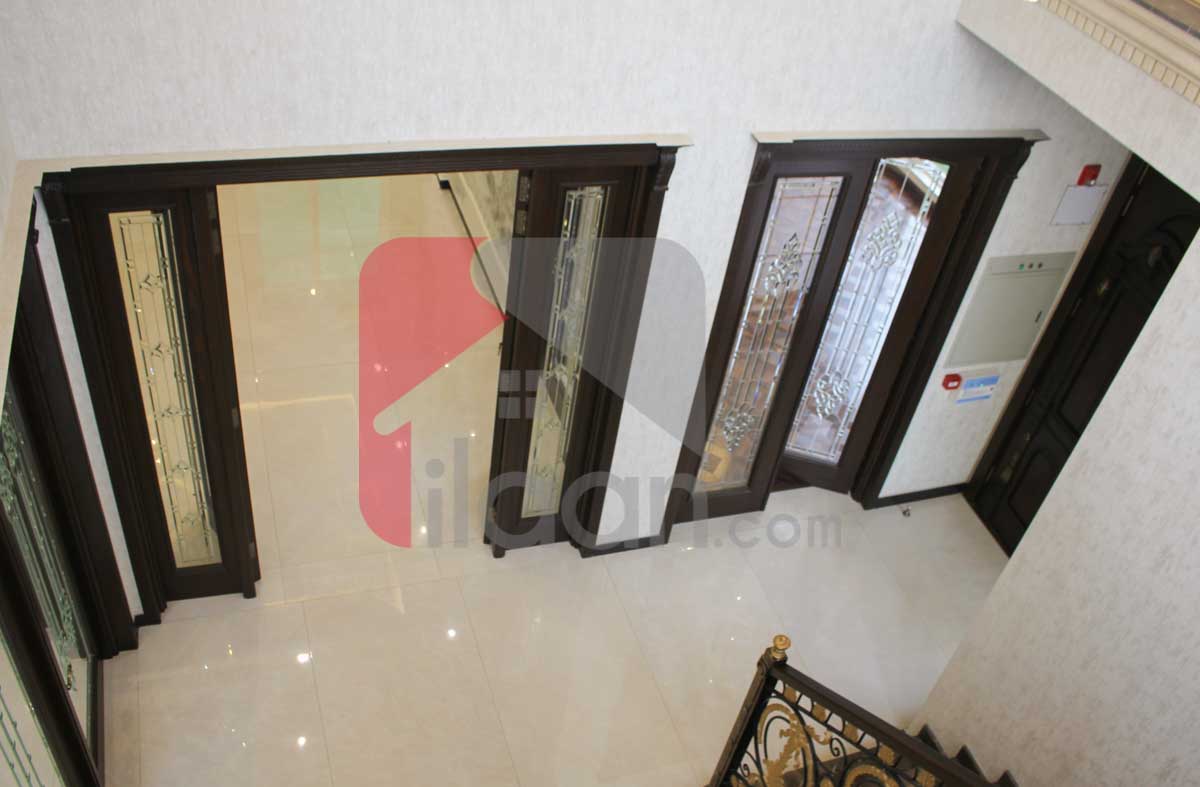 1 Kanal House for Sale in Block D, Phase 6, DHA Lahore