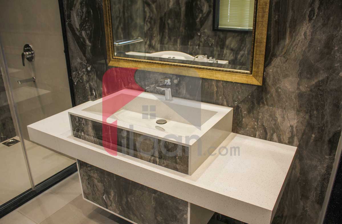 1 Kanal House for Sale in Block D, Phase 6, DHA Lahore