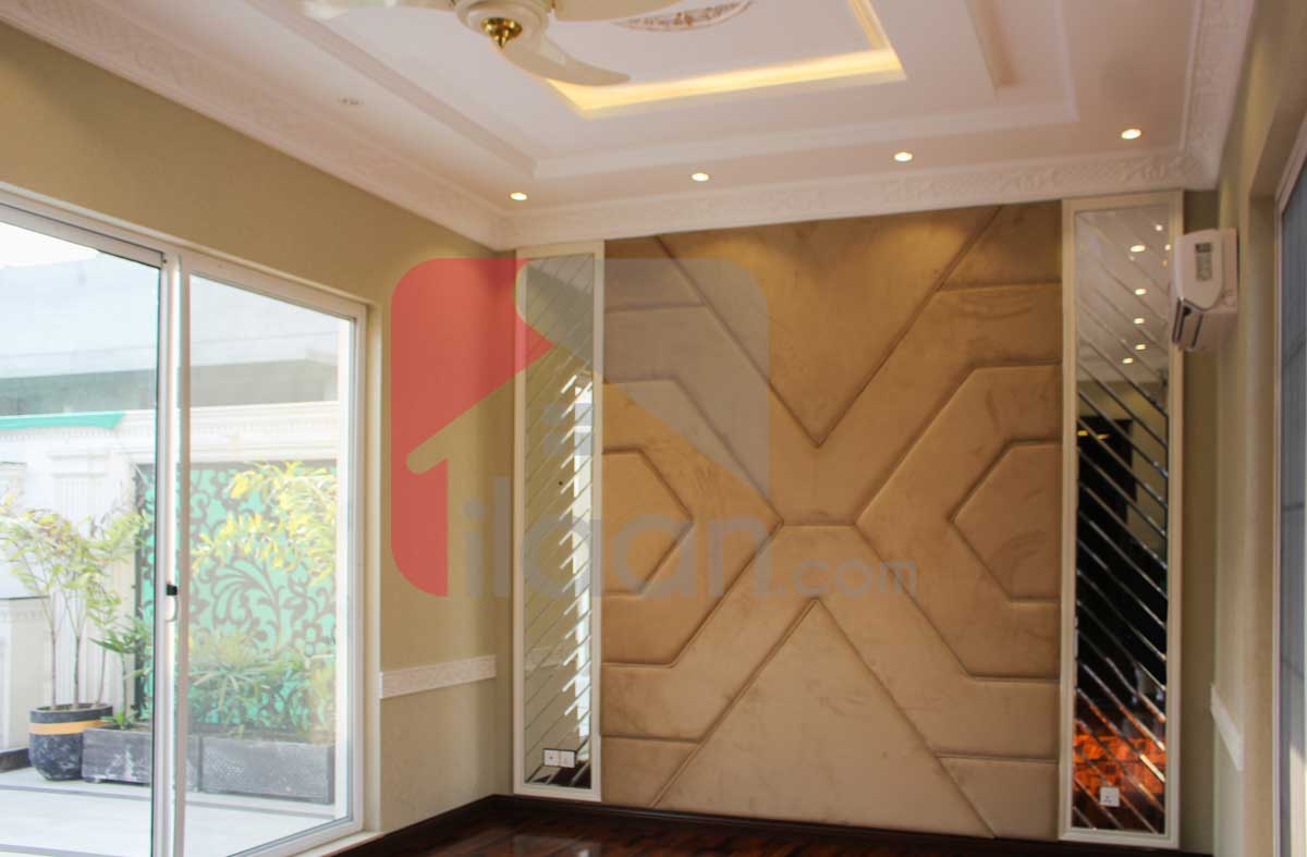 1 Kanal House for Sale in Block D, Phase 6, DHA Lahore