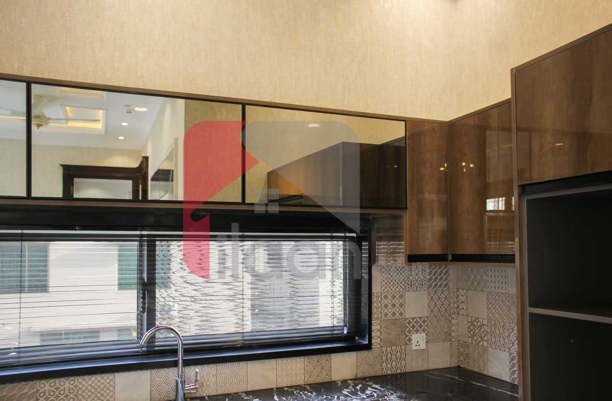 1 Kanal House for Sale in Block D, Phase 6, DHA Lahore