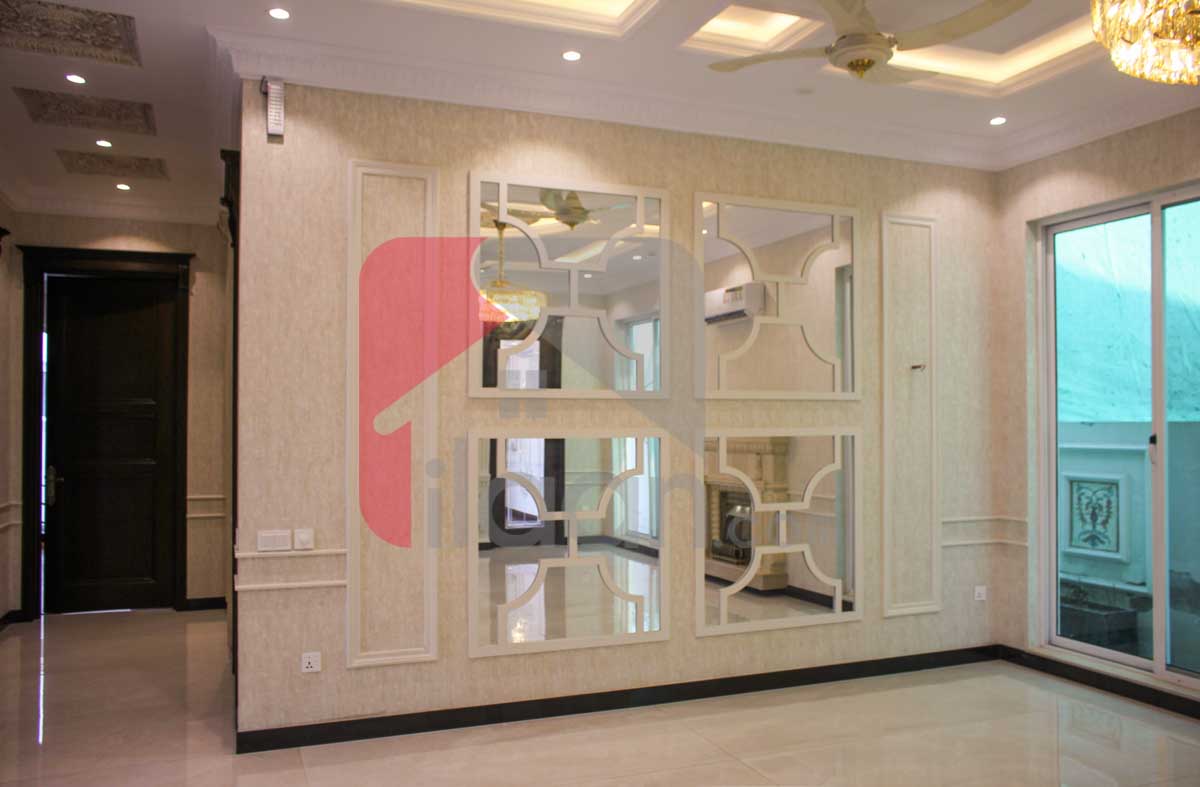 1 Kanal House for Sale in Block D, Phase 6, DHA Lahore