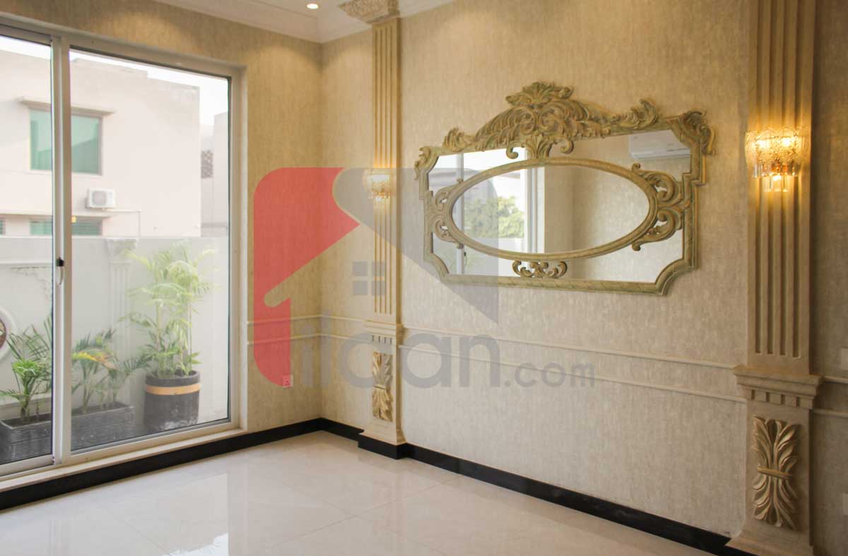 1 Kanal House for Sale in Block D, Phase 6, DHA Lahore