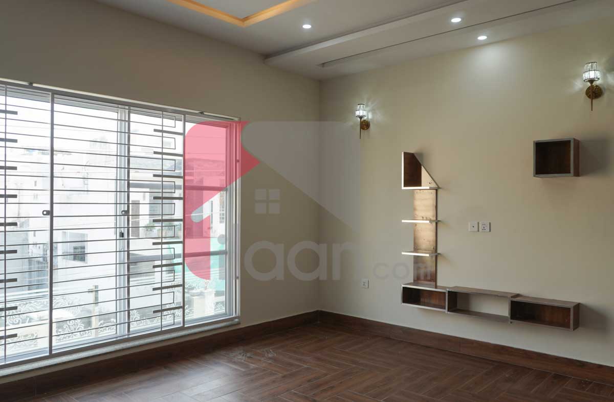 10 Marla House for Sale in Block F, PIA Housing Scheme, Lahore