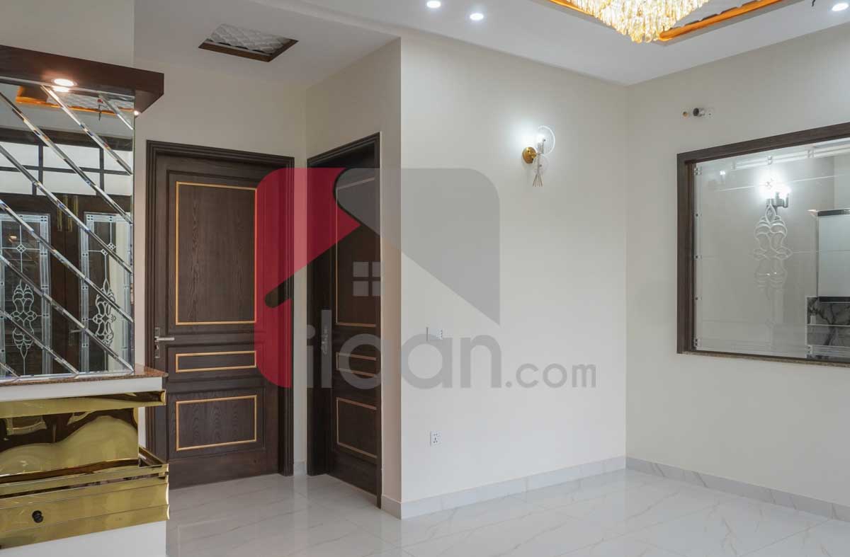 10 Marla House for Sale in Block F, PIA Housing Scheme, Lahore