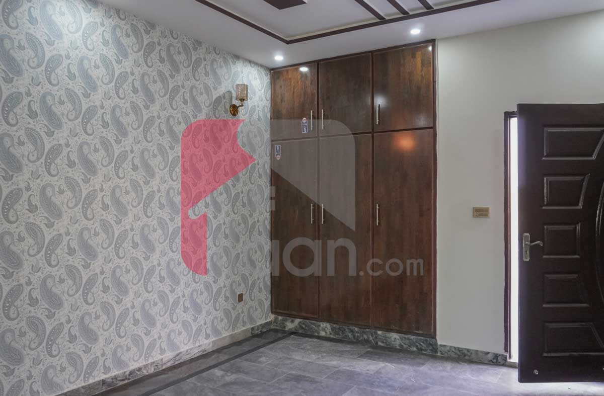 10 Marla House for Sale in Phase 1, Nasheman-e-Iqbal, Lahore