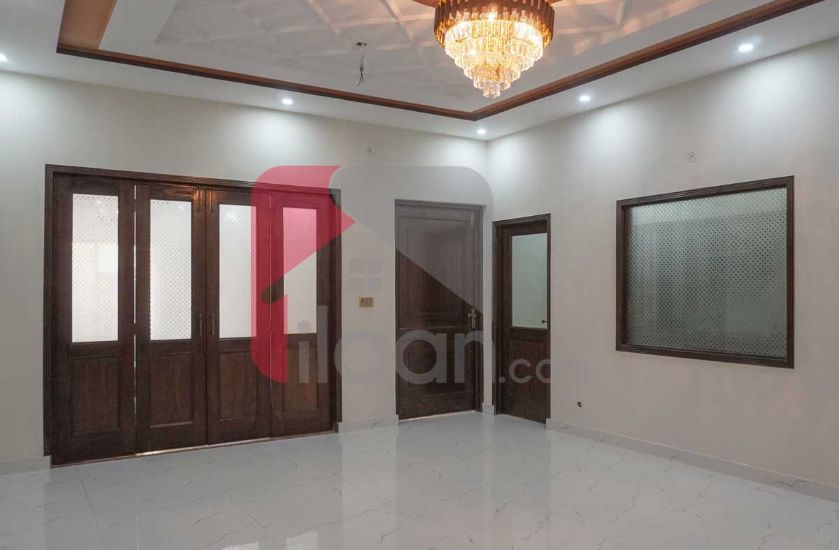 10 Marla House for Sale in Phase 1, Nasheman-e-Iqbal, Lahore