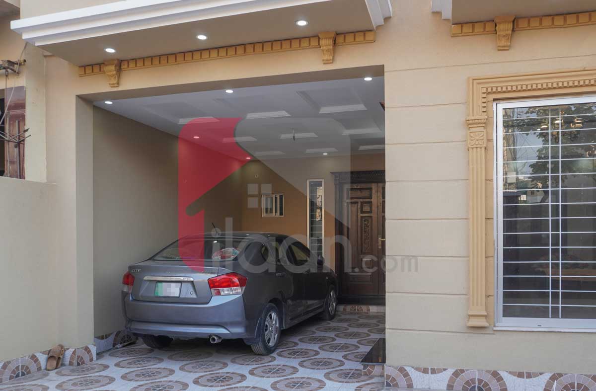 10 Marla House for Sale in Phase 1, Nasheman-e-Iqbal, Lahore