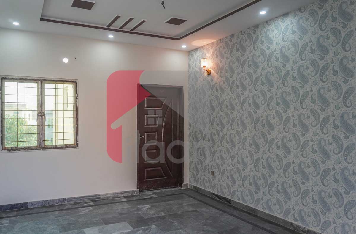 10 Marla House for Sale in Phase 1, Nasheman-e-Iqbal, Lahore