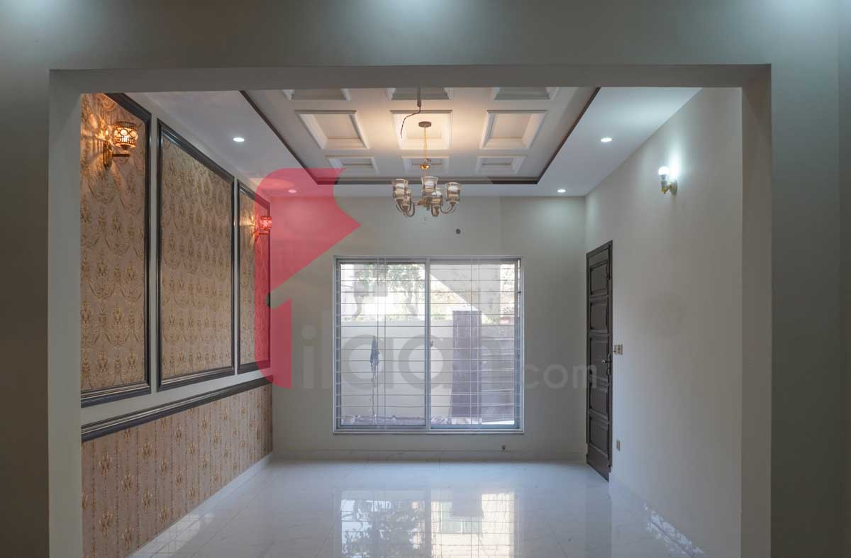 10 Marla House for Sale in Phase 1, Nasheman-e-Iqbal, Lahore