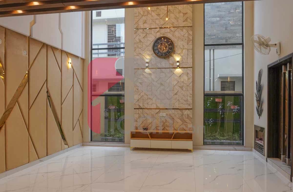 1 Kanal 1 Marla House for Sale in Block C1, Valencia Housing Society, Lahore