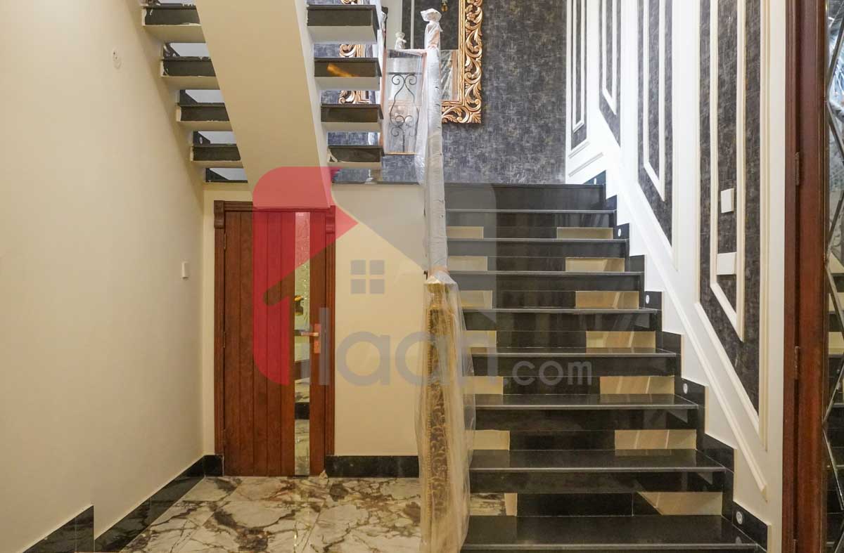 10 Marla House for Sale in Block C, Faisal Town, Lahore