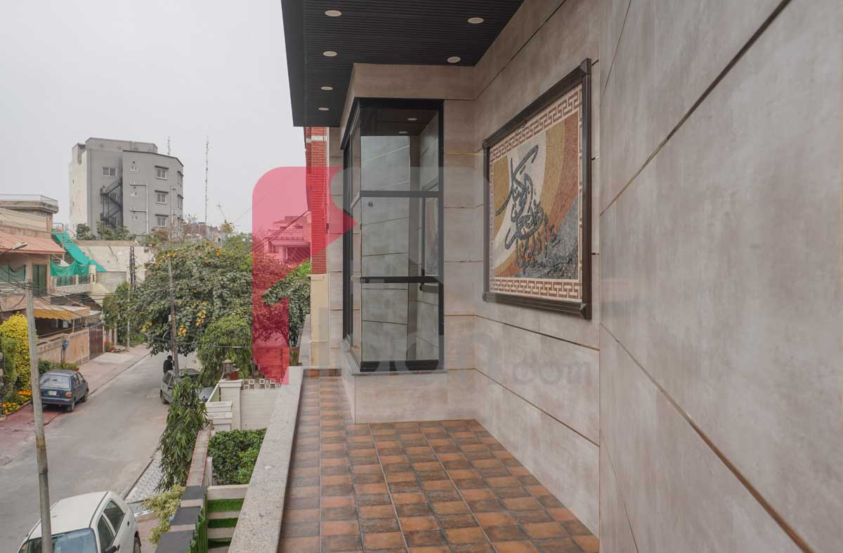 10 Marla House for Sale in Block C, Faisal Town, Lahore
