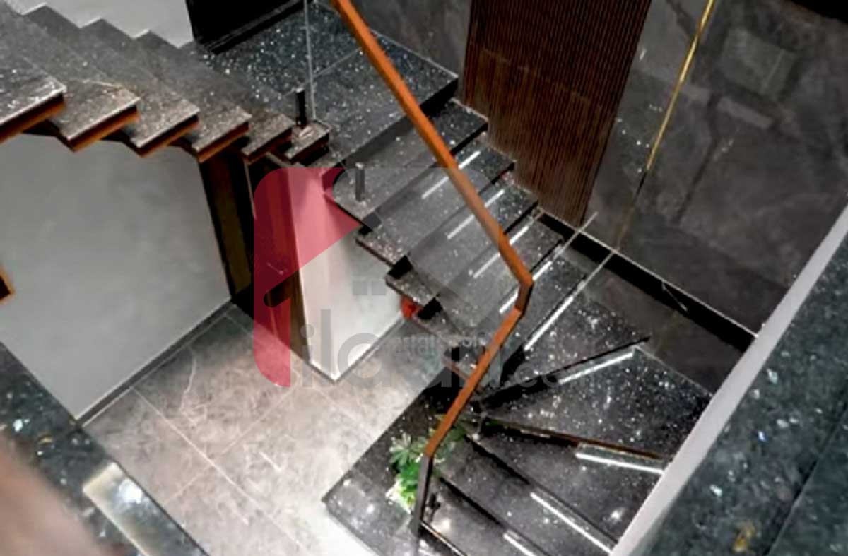 10 Marla House for Sale in Phase 6, DHA Lahore
