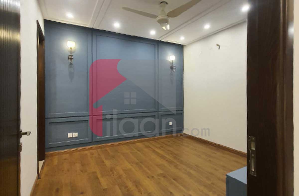 1 Kanal House for Sale in Block R, Phase 7, DHA Lahore 