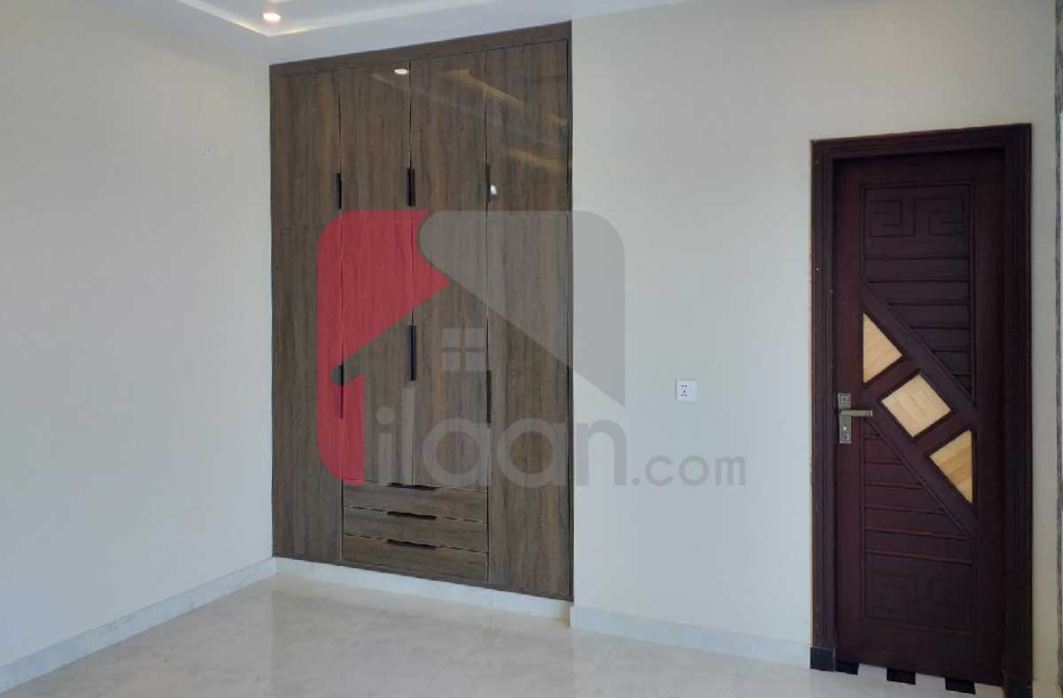 1 Kanal House for Sale in Block R, Phase 7, DHA Lahore 