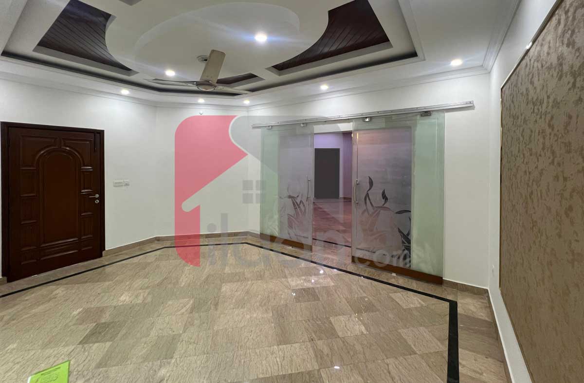10 Marla House for Sale in Phase 8, DHA Lahore
