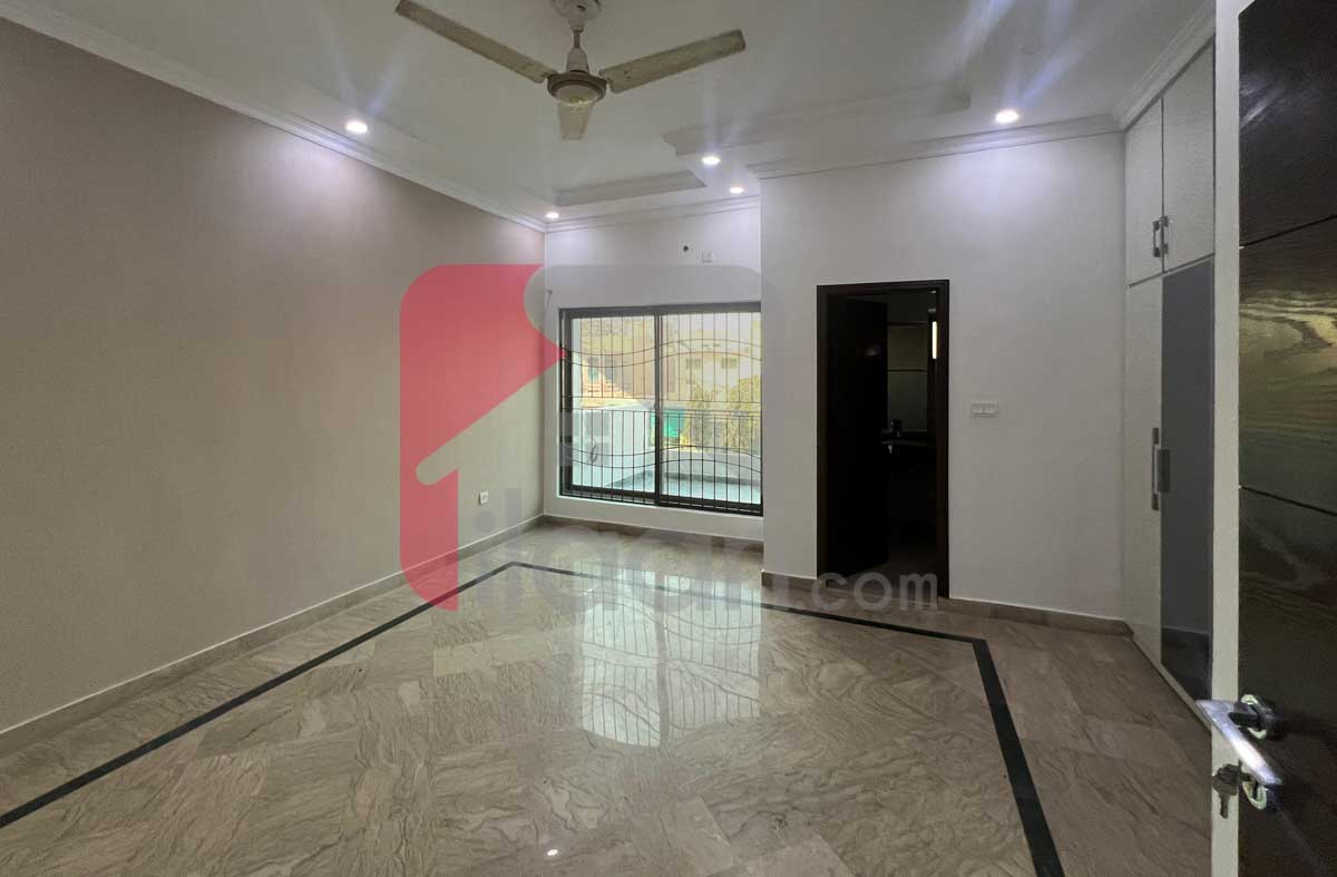 10 Marla House for Sale in Phase 8, DHA Lahore