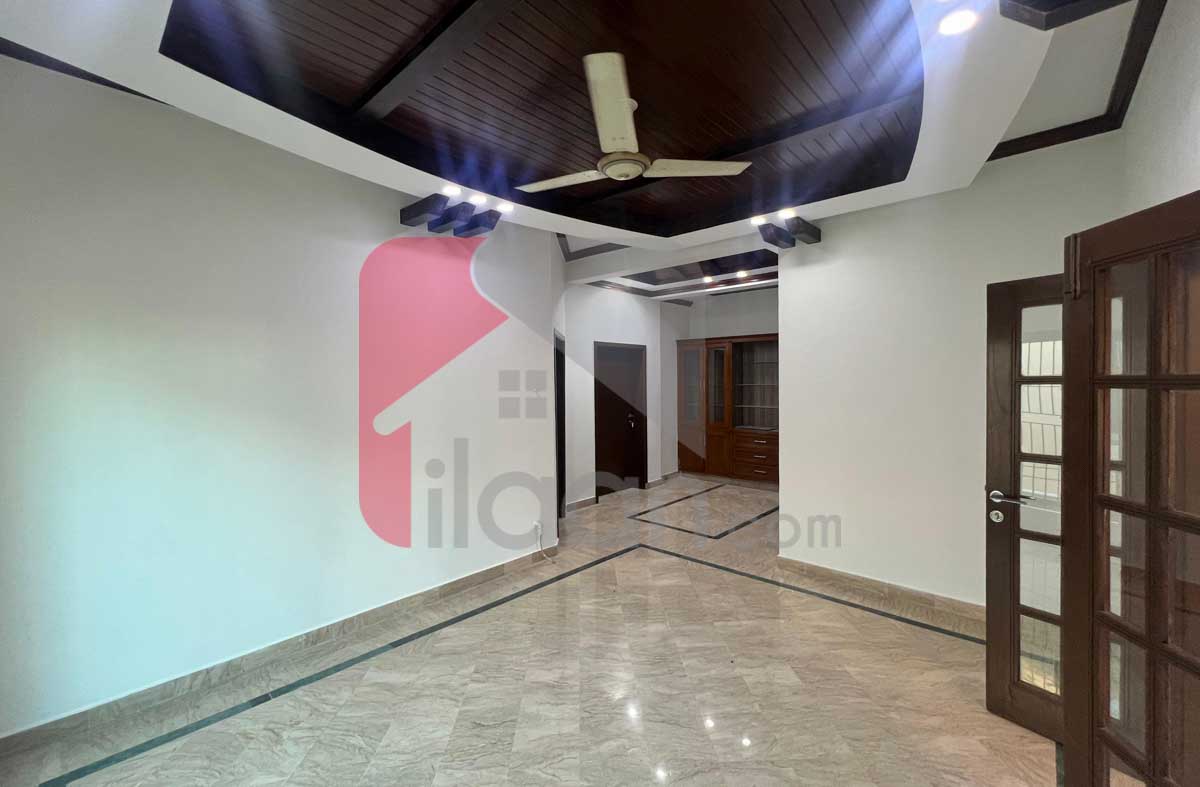 10 Marla House for Sale in Phase 8, DHA Lahore