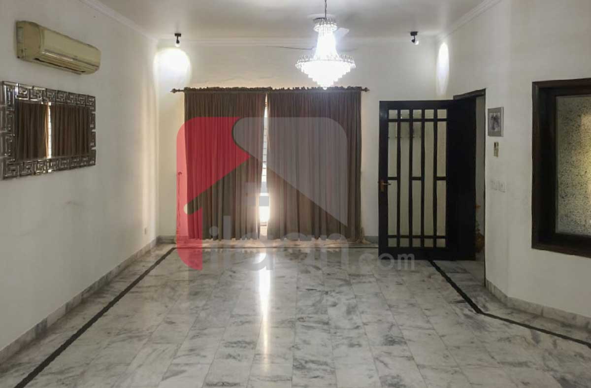 1 Kanal House for Rent in Phase 4, DHA Lahore (Furnished)) 