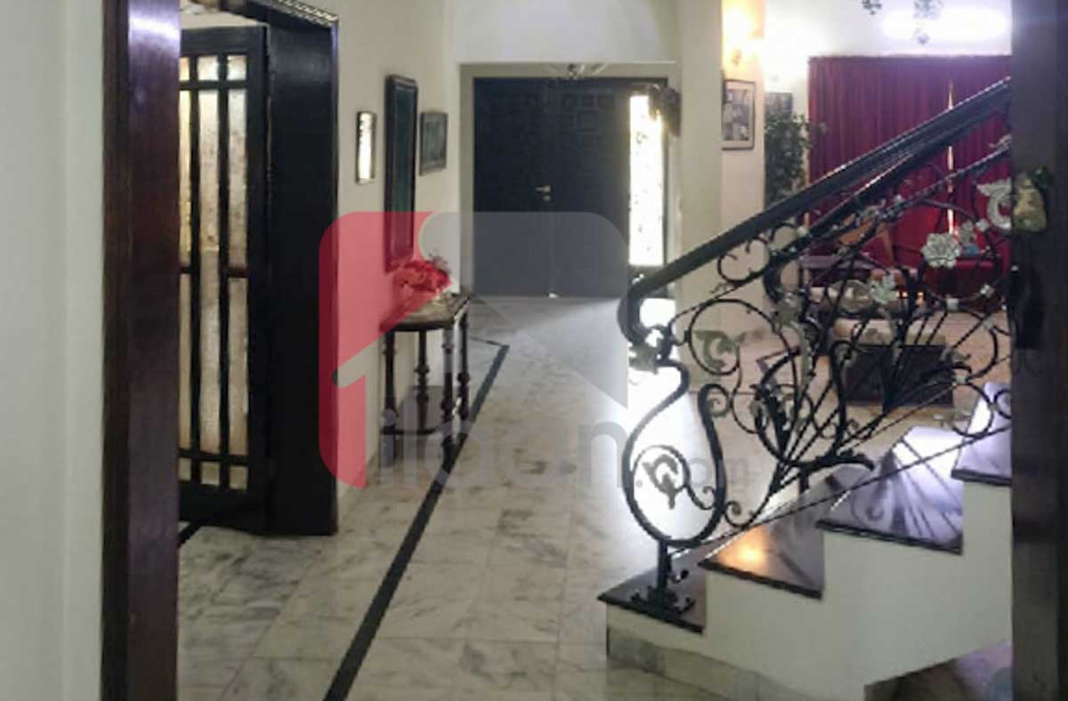 1 Kanal House for Rent in Phase 4, DHA Lahore (Furnished)) 