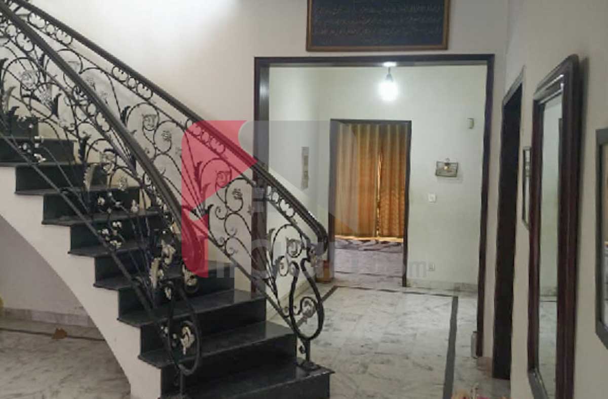 1 Kanal House for Rent in Phase 4, DHA Lahore (Furnished)) 