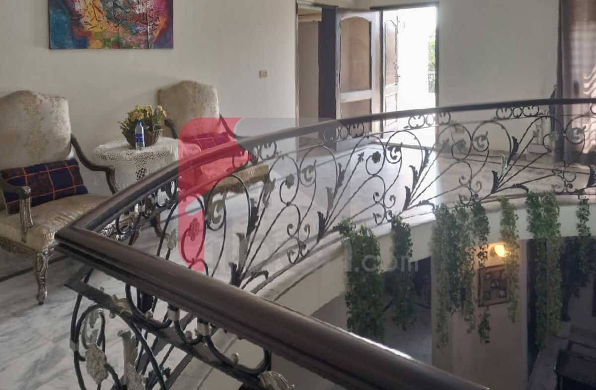 1 Kanal House for Rent in Phase 4, DHA Lahore (Furnished)) 