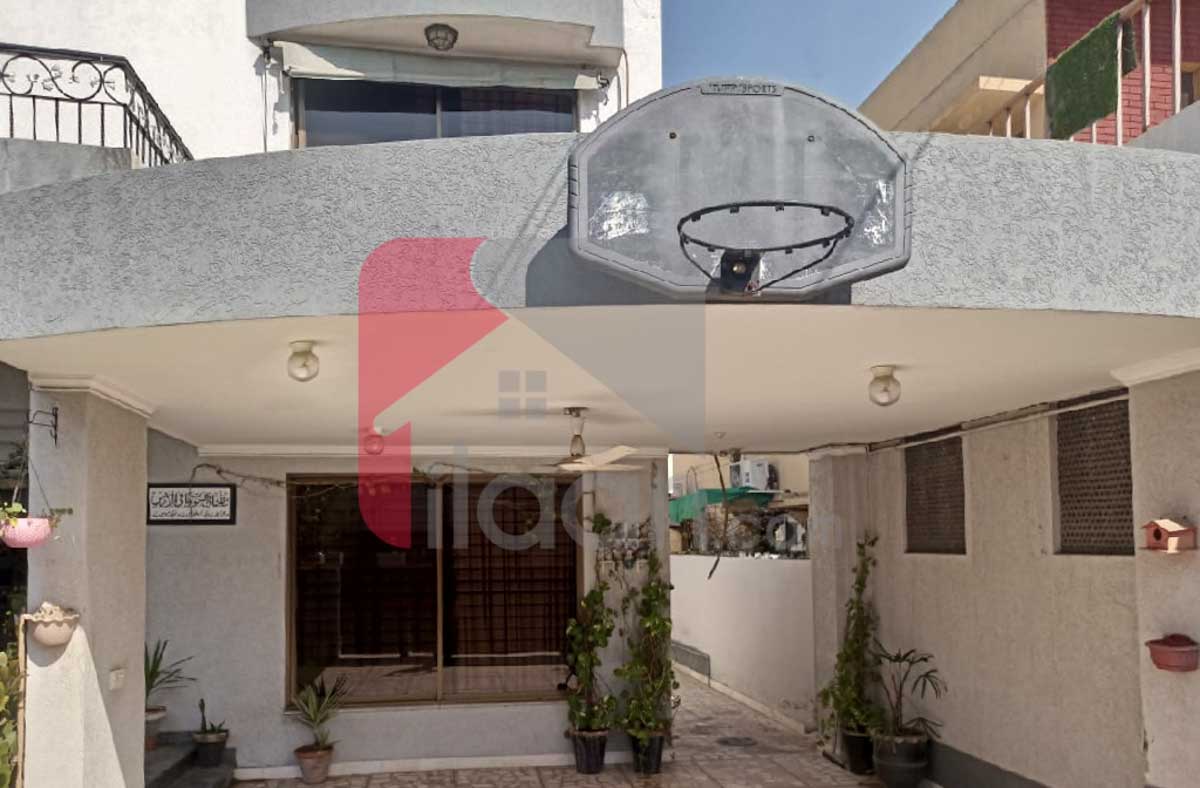 1 Kanal House for Rent in Phase 4, DHA Lahore (Furnished)) 