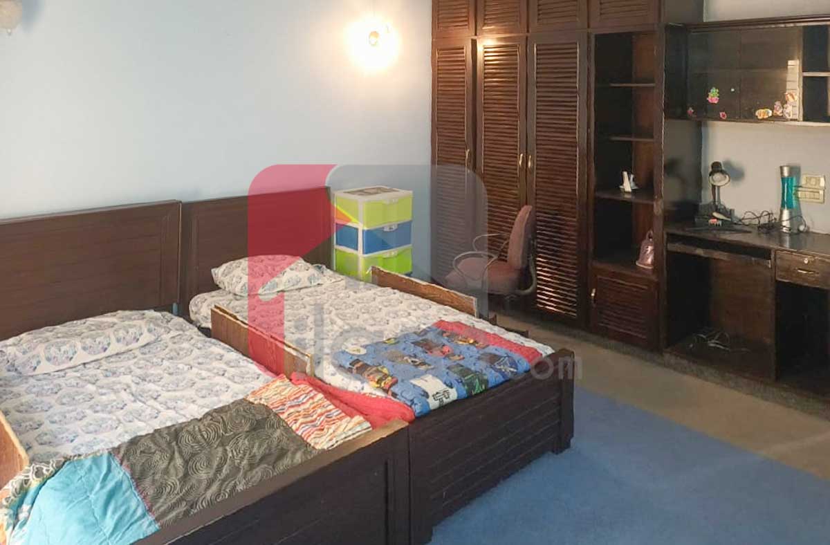 1 Kanal House for Rent in Phase 4, DHA Lahore (Furnished)) 