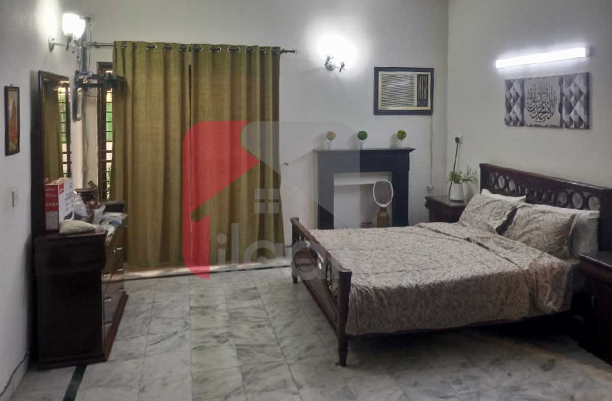 1 Kanal House for Rent in Phase 4, DHA Lahore (Furnished)) 