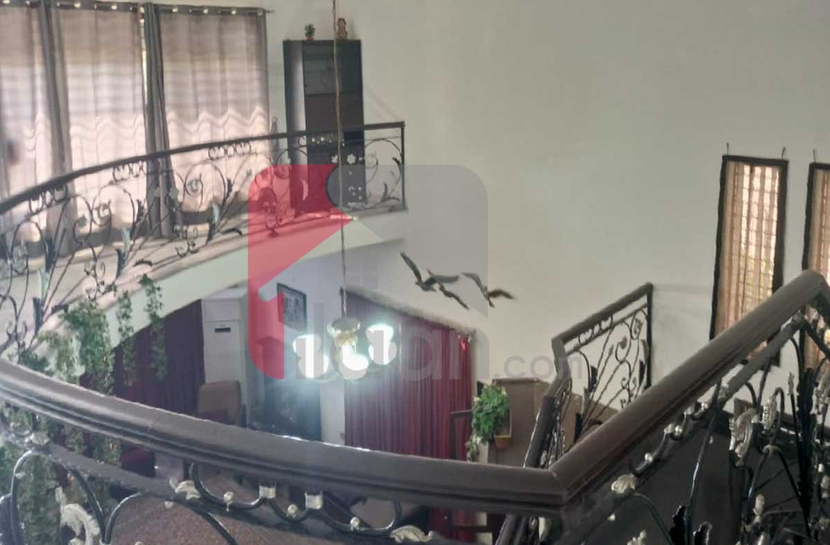 1 Kanal House for Rent in Phase 4, DHA Lahore (Furnished)) 