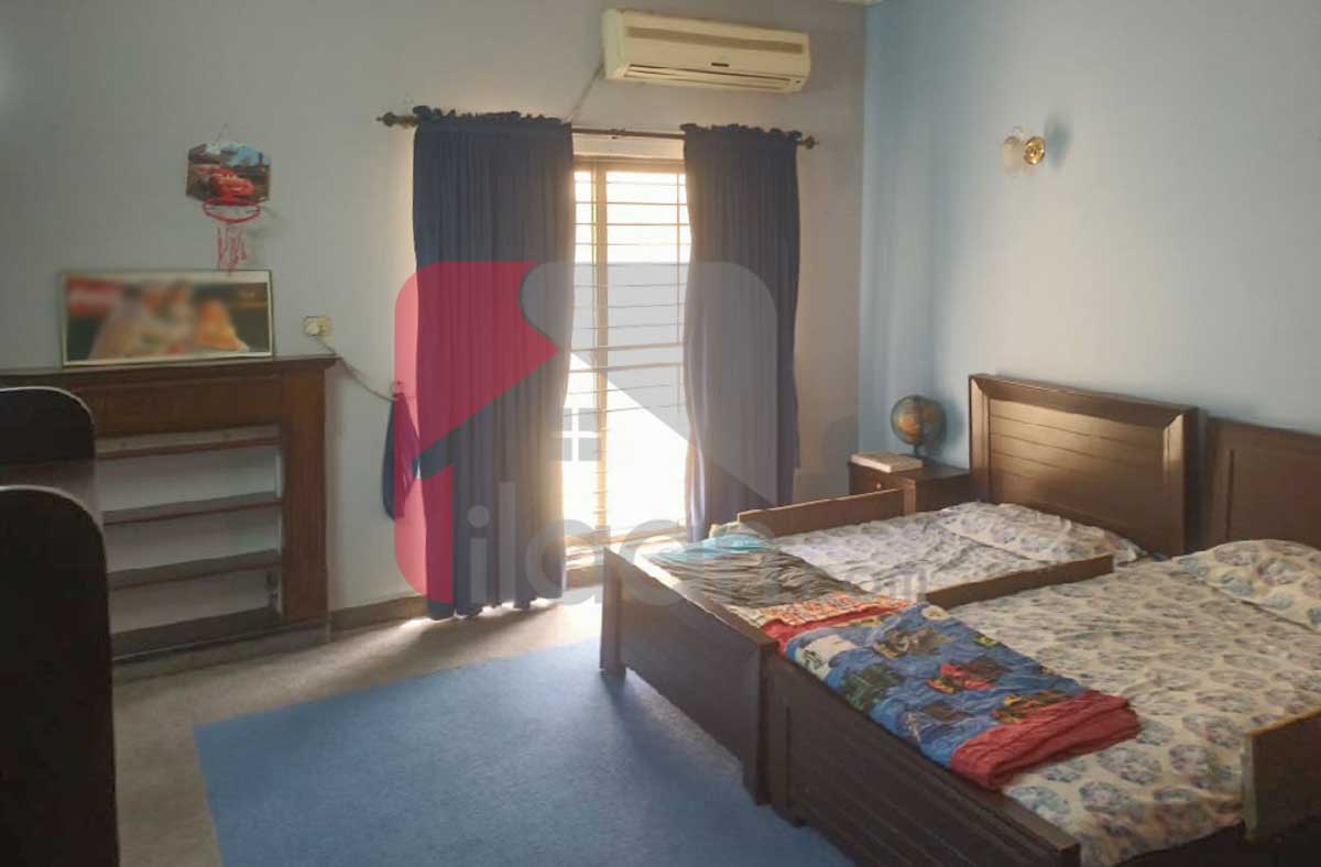 1 Kanal House for Rent in Phase 4, DHA Lahore (Furnished)) 