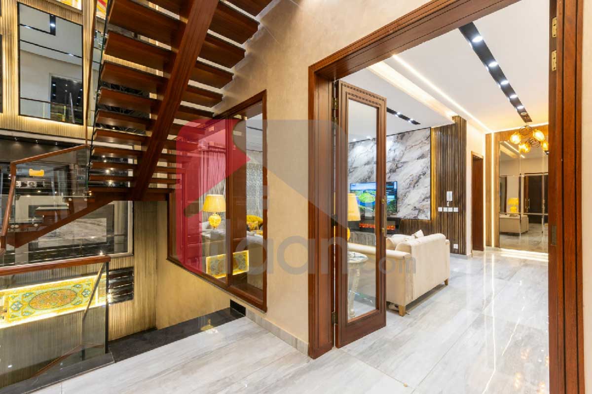 1 Kanal House for Sale in Block T, Phase 7, DHA Lahore