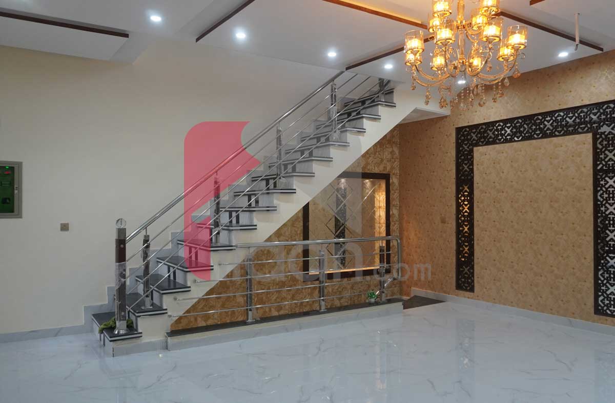 10 Marla House for Sale in Block F2, Phase 1, Johar Town, Lahore